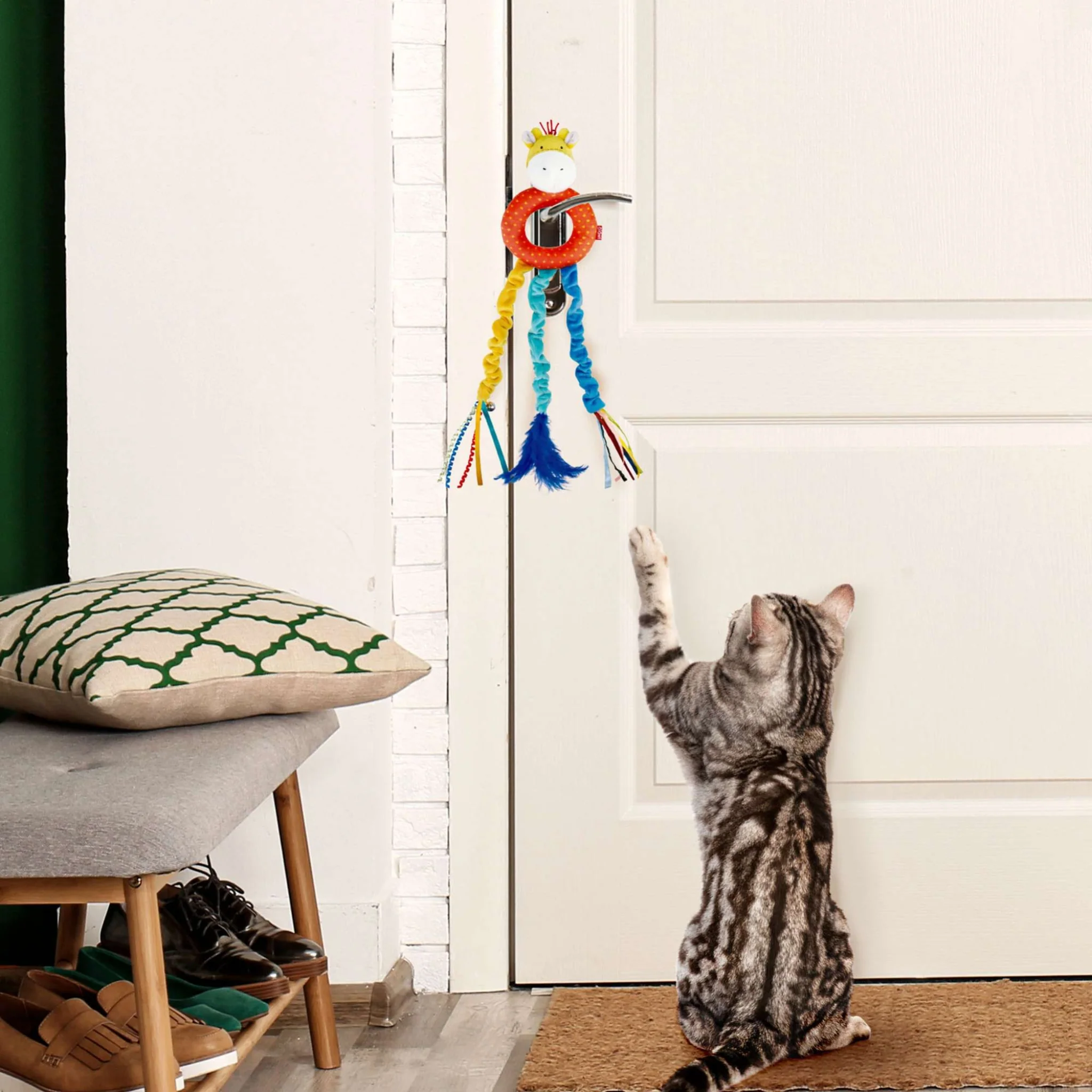 Juguete GIGWI Door Hanger Teaser – Variantes Jirafa y León - Image 3