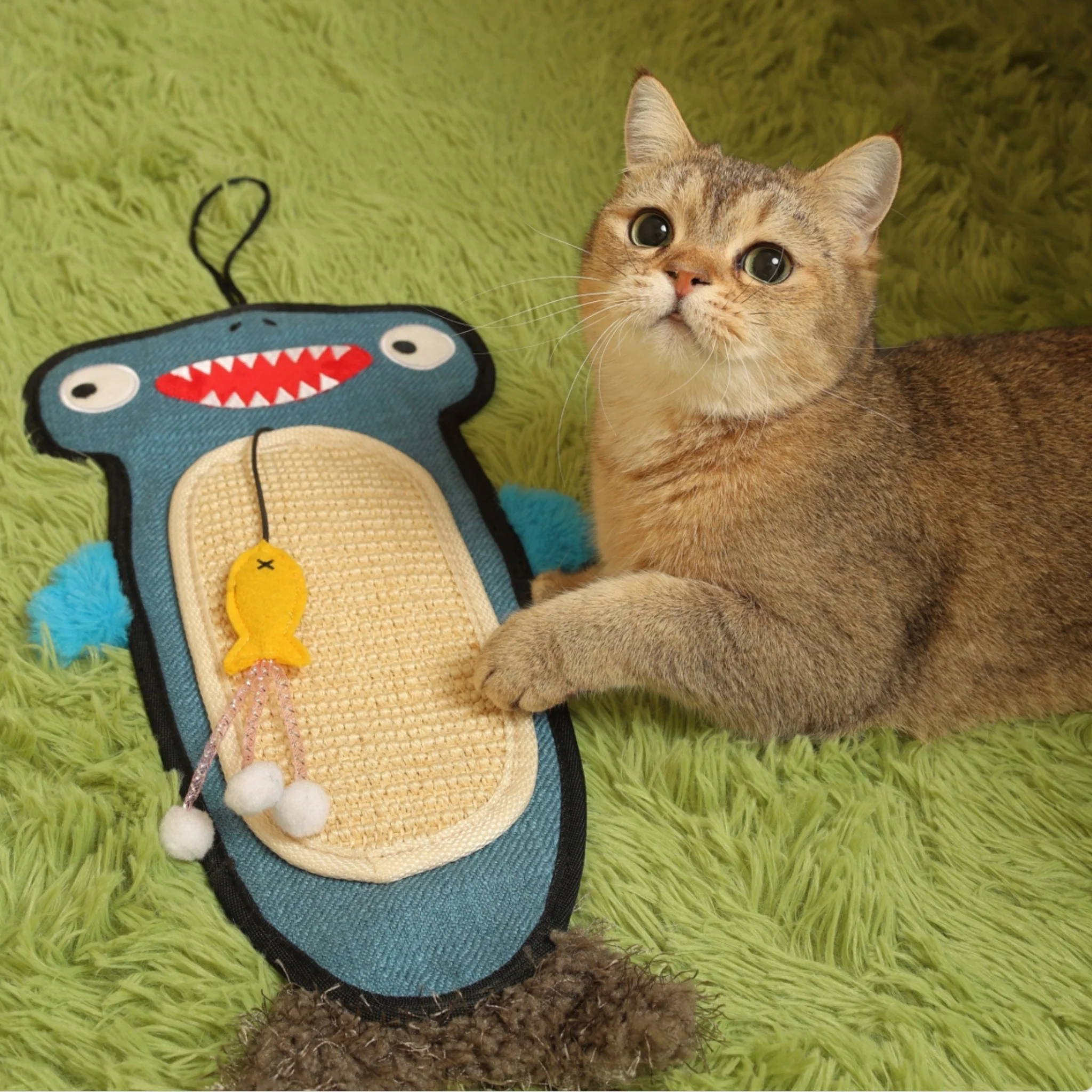 GiGwi Shark Scratcher con Catnip para Gatos | Rascador Colgante Interactivo 2 en 1 - Image 3